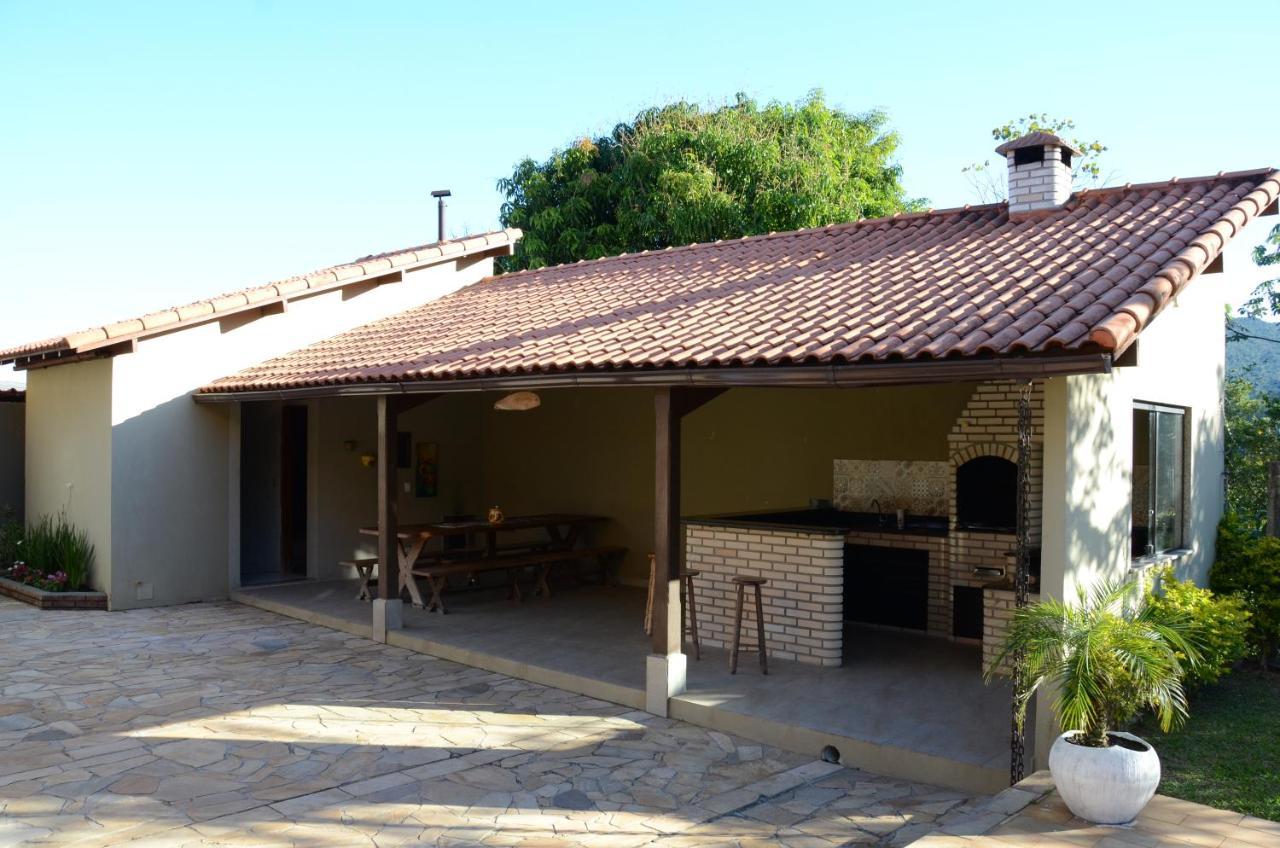 הוילה פנדו Casa Em Penedo מראה חיצוני תמונה